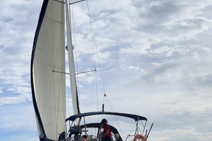 Hire Sailboat Bavaria 37 Barcelona