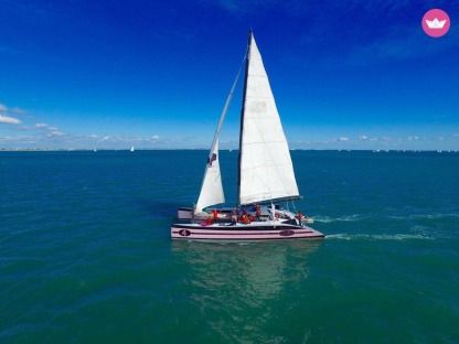 Charter Catamaran Caseneuve Catamaran Arradon
