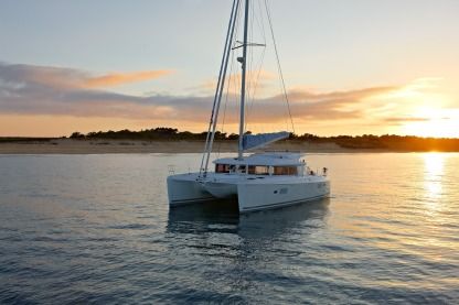 Charter Catamaran Lagoon Lagoon 421 Cienfuegos