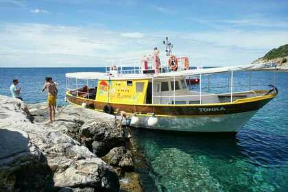 Noleggio Barca a motore Wooden boat Tonka Rovigno