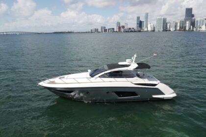 Hire Motorboat Azimut 44' Atlantis Miami