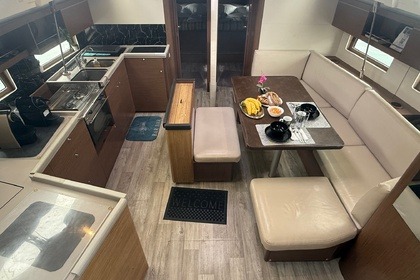 OCEANIS 46.1 (with A/C and GENERATOR)