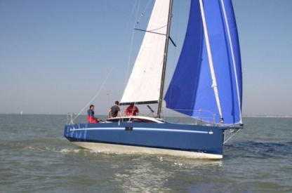 Charter Sailboat Fora Marine Rm 8.90 La Trinité-sur-Mer