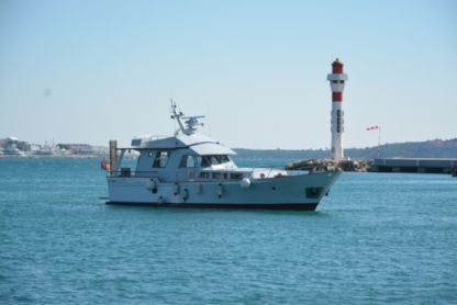 Location Bateau à moteur Yacht Germinal Honfleur Motor Yacht Acier À Déplacement - Unique Honfleur