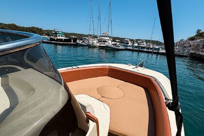 Hyra båt Motorbåt Invictus 240 FX Mahón