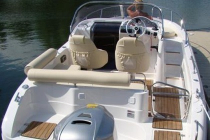 Aluguel Lancha Atlantic Marine 680 Zadar