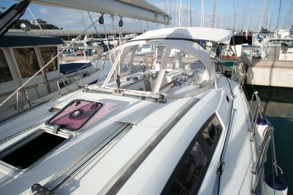 Hire Sailboat BENETEAU OCEANIS 43 Piombino