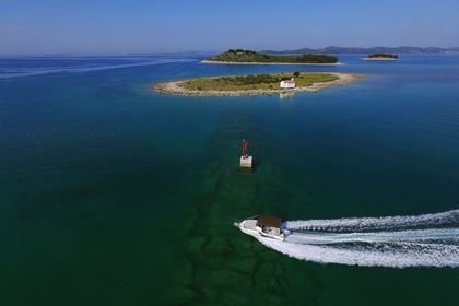 Beneteau Flyer Sun Deck 2016.