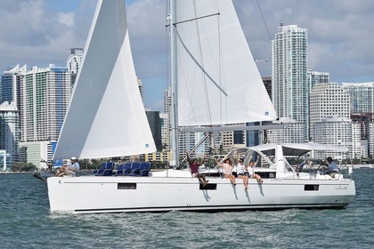 Rental Sailboat BENETEAU 48' Miami