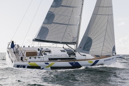 Location Voilier Dufour Yachts Dufour 44 - 3 cab. Vieux-Port de Marseille