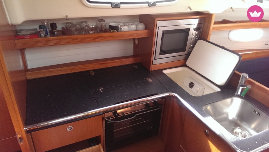 Charter sailboat in Athens  