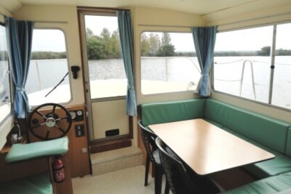 Noleggio Houseboat Low Cost Eau Claire 930 Fly Colombiers