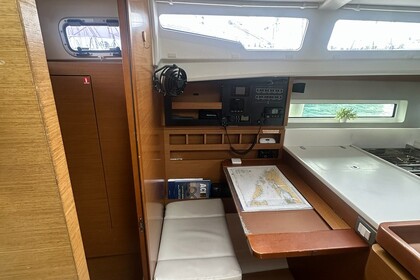 Hyra båt Segelbåt Jeanneau Sun Odyssey 440 - 4 cab. Split