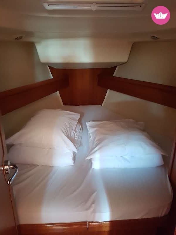 Sailboat Jeanneau Sun Odyssey 43  