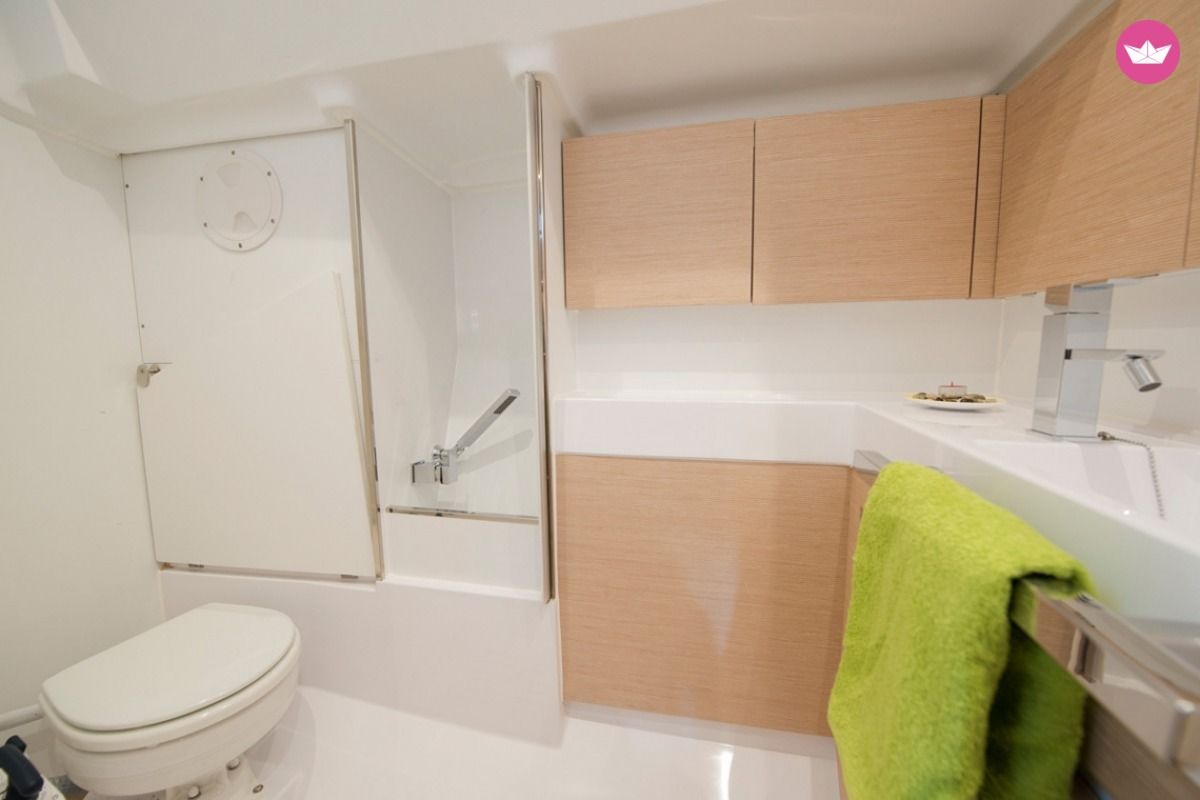 Impression 40 in Tivat for hire