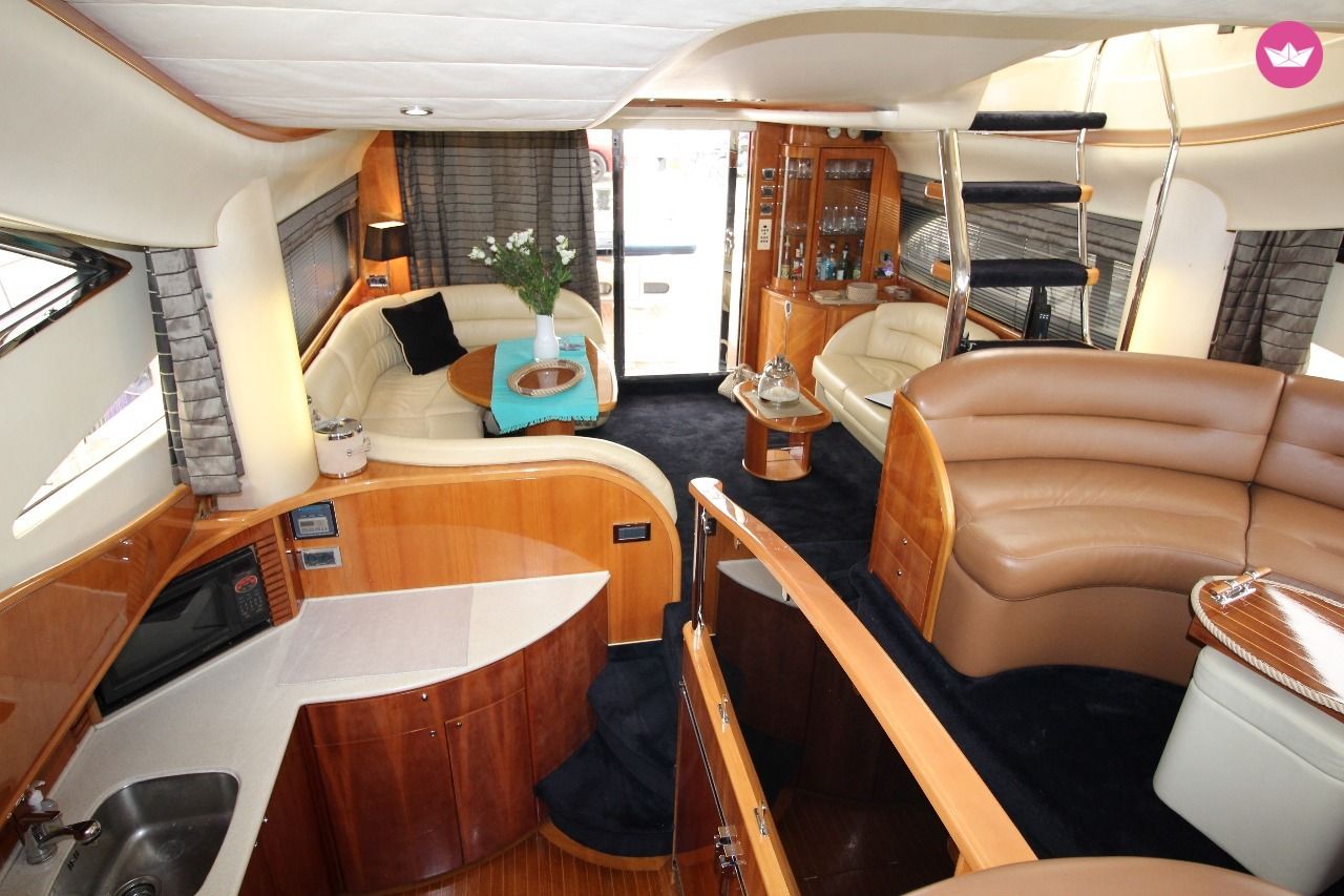 Rental motorboat in Athens  