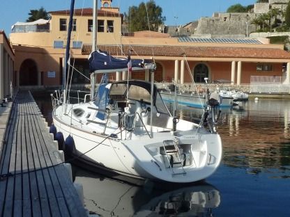 Charter Sailboat Kirie - Feeling Feeling 32 Antibes