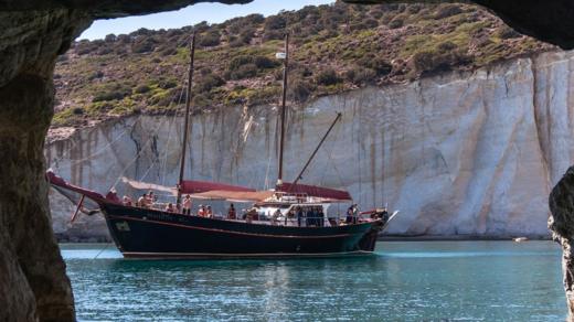 thalassitra boat tour milos