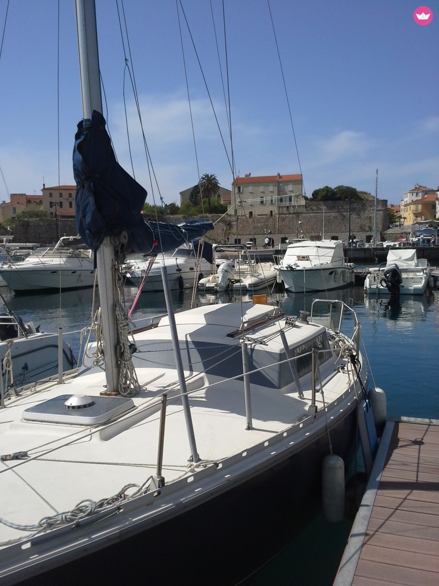 Jeanneau Sangria Nv (1982) in Ajaccio for hire