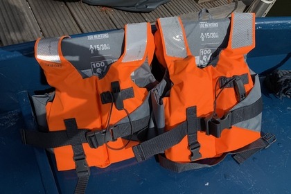 Barco estable de acero de 6 metros