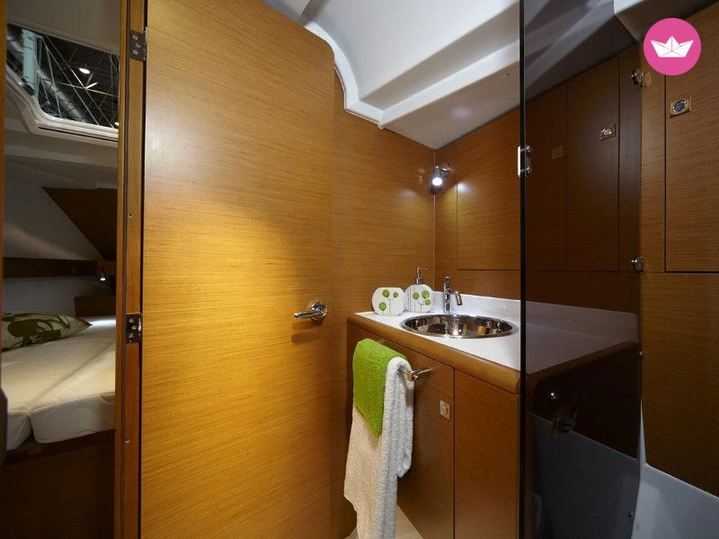 Sailboat Jeanneau Sun Odyssey 449  