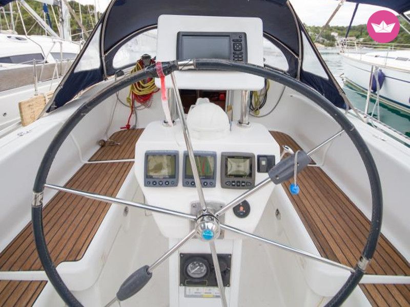 Sailboat Harmony - Poncin Yachts 38 for hire