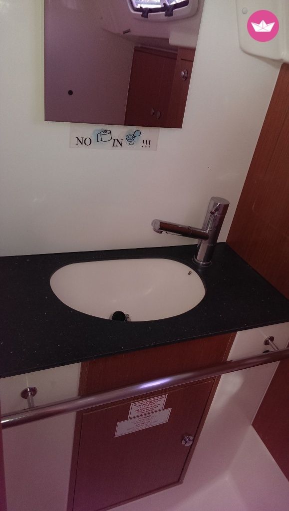 Bavaria 35 Cruiser in Athens  