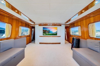 Motorboat Gianetti 27m 16 guests Cinque Terre