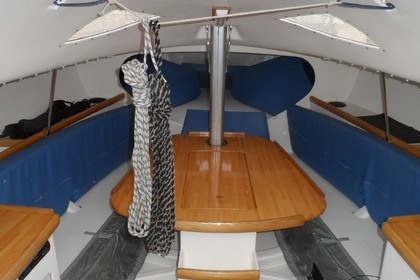 Charter Sailboat STRUCTURES POGO 850 Larmor-Plage