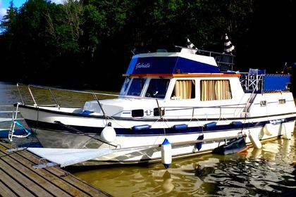 Hire Houseboat Gabriella (Husky dane 1000) Motala