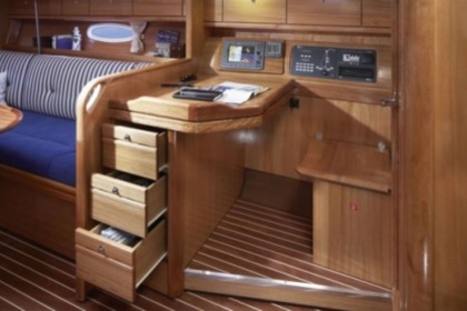 Aproveite o mar neste veleiro Bavaria 38 Cruiser