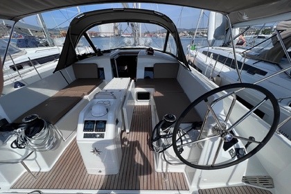 Charter Sailboat Jeanneau Sun Odyssey 440 Volos