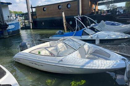 Location Bateau à moteur Chris Craft 17 Paris