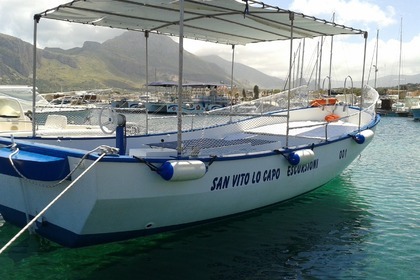 Charter Motorboat Gozzo 9m San Vito Lo Capo