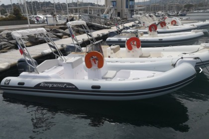 Miete Motorboot CAPELLI TEMPEST 630 Cavalaire-sur-Mer