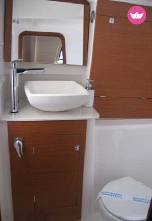 Dufour Grand Large 382 in Athen zu vermieten