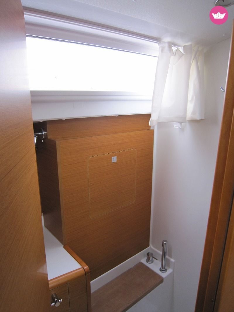 Sailboat Jeanneau Sun Odyssey 449 for hire