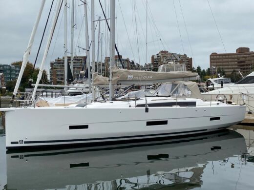 Dufour 430