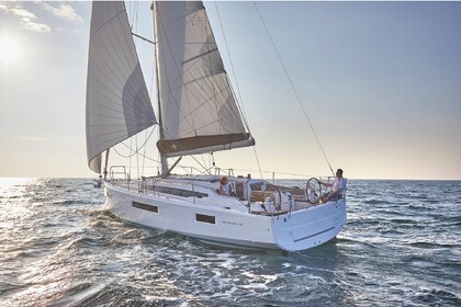 Hire Sailboat Jeanneau Sun Odyssey 410 Marmaris