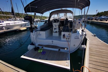 Charter Sailboat Bavaria  Cruiser 36 Primošten