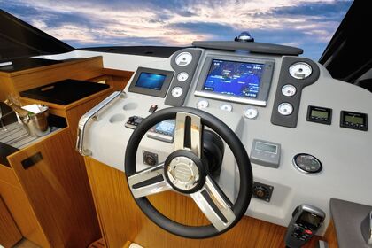 Rental Motor yacht Bavaria Yachtbau Bavaria Virtess 420 Fly Marina Lav