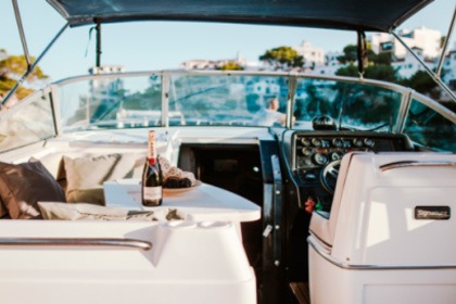 Rental Motorboat Chaparral Signature Santanyí