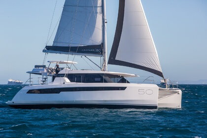 Hyra båt Katamaran Robertson and Caine Leopard 50 Procida