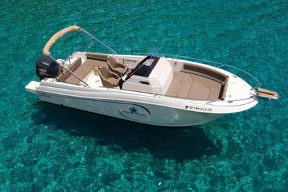 Rental Motorboat Pacific Craft Open 750 Empuriabrava
