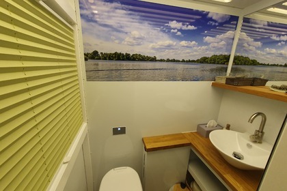 Nagelneues Hausboot für 4 Personen Plauer Seenplatte oder Müritz