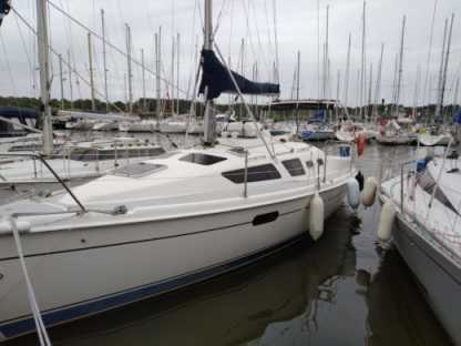 Charter Sailboat Hunter 326 Arzal