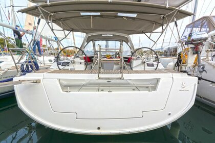 Charter Sailboat Bénéteau Oceanis 48 - 5 cab. Alimos