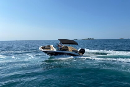 Charter Motorboat Sea Ray Sea Ray 19 spx OB Funtana
