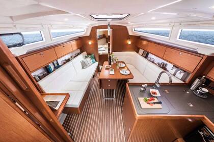 Hyra båt Segelbåt Bavaria Yachtbau Bavaria Cruiser 34 Elba