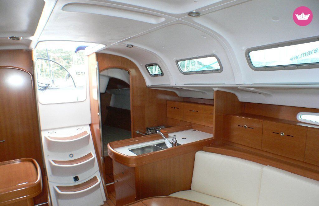 Charter sailboat in Kavala  